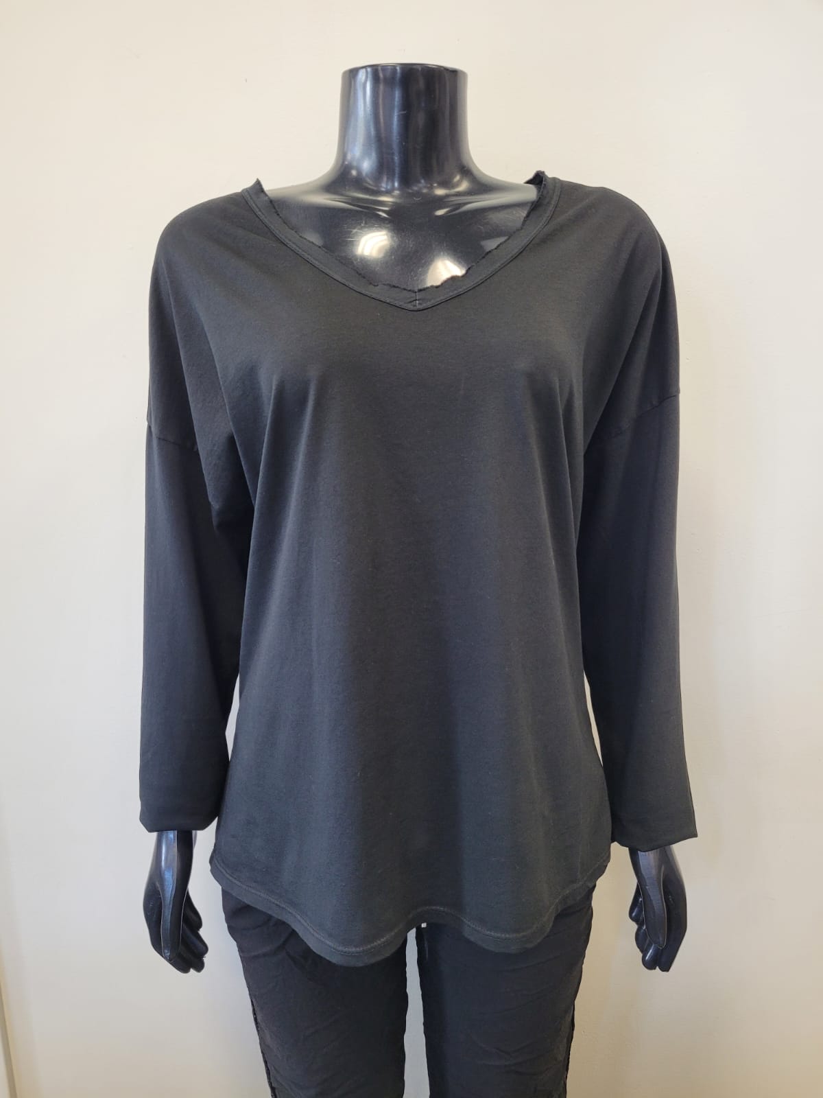 V-Neck Long sleeve Shirt -eternelle