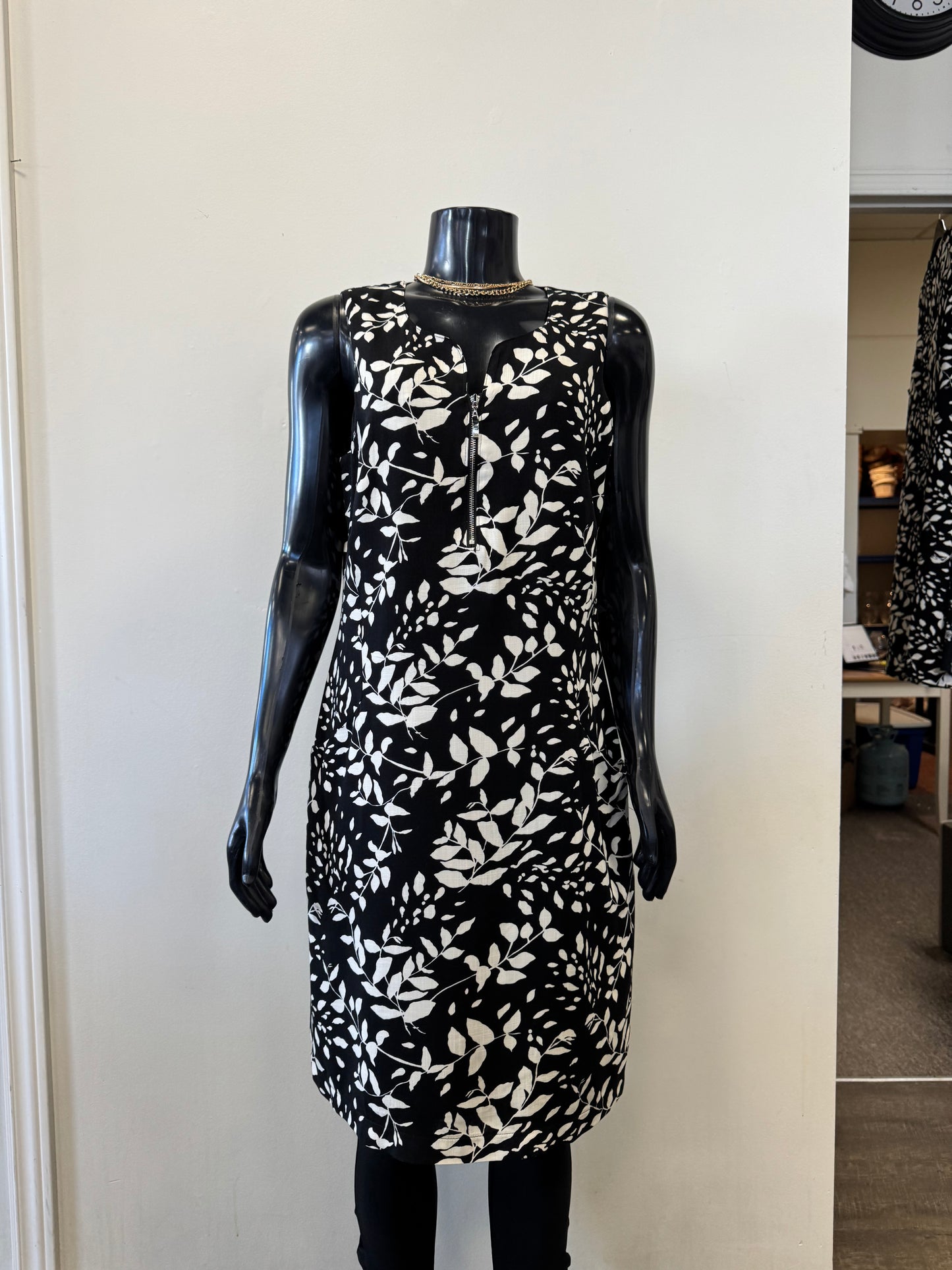 Dress 8555 - Bali Corp.