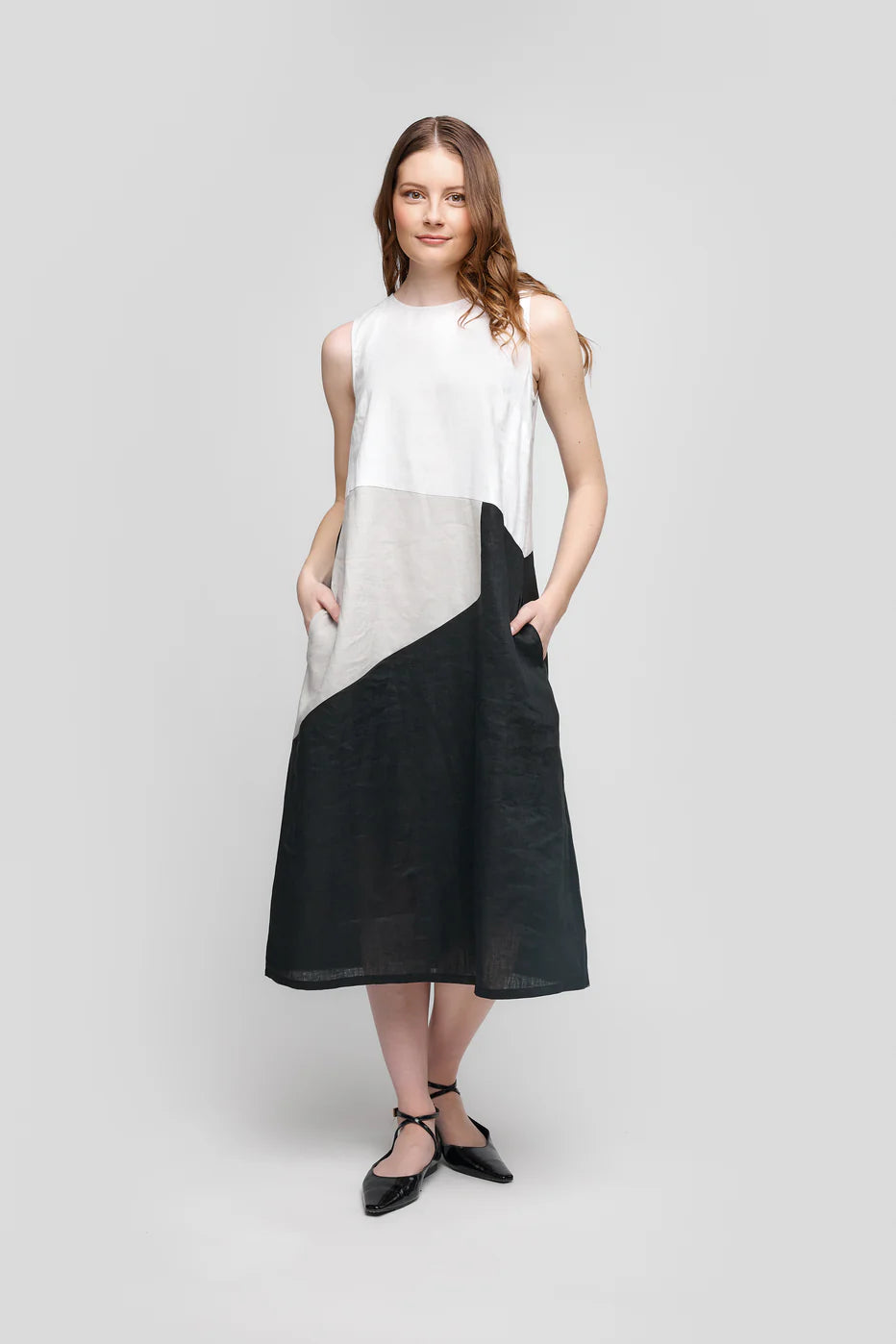 TWO-TONE SLEEVELESS TRAPEZE DRESS CS25-020 UCHUU