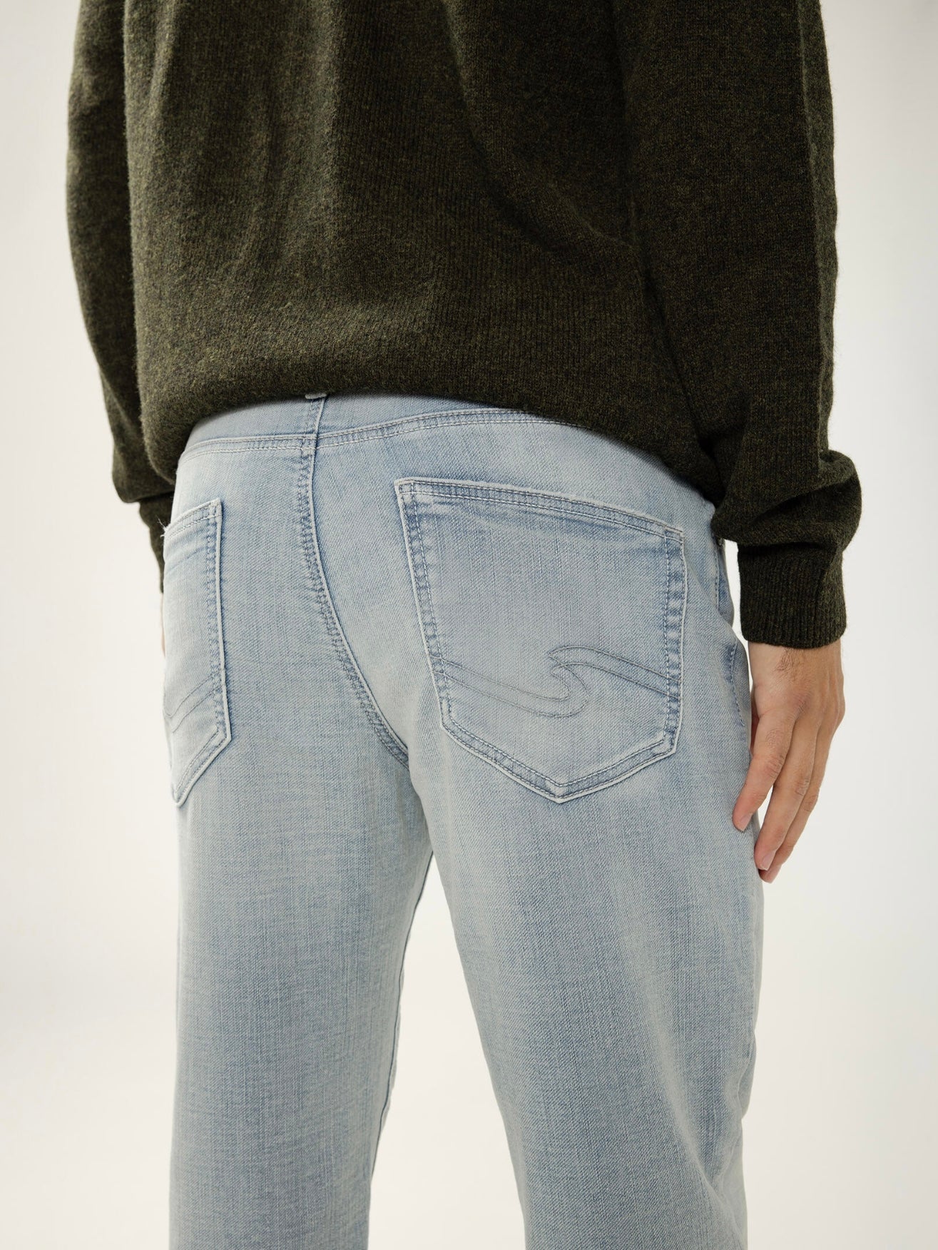 Grayson Classic Fit Straight Leg Jeans M23425EWK112 - Silver Jeans Co.
