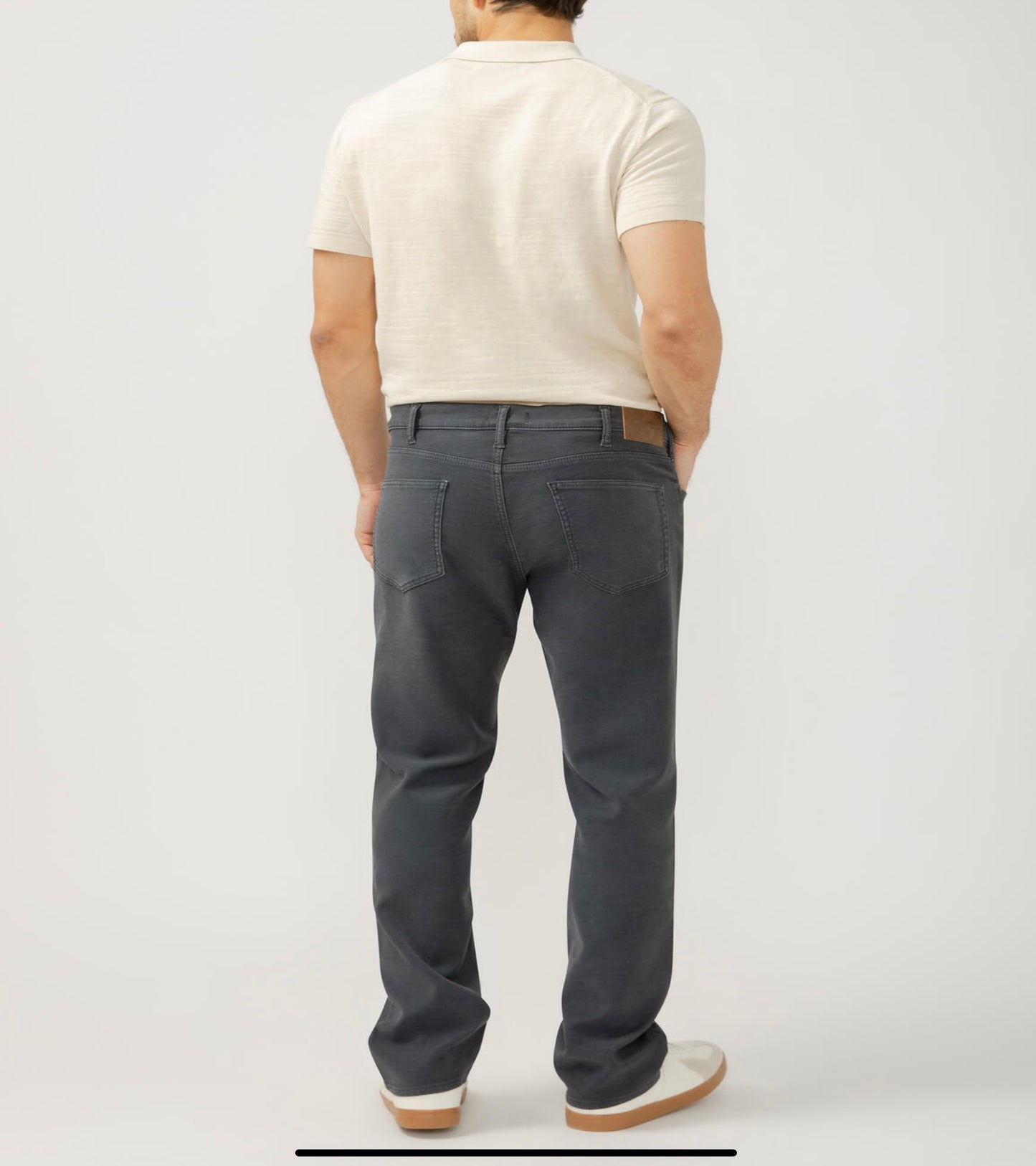 Grayson Classic Fit Straight Leg Knit Flex Jeans M23425KTS668