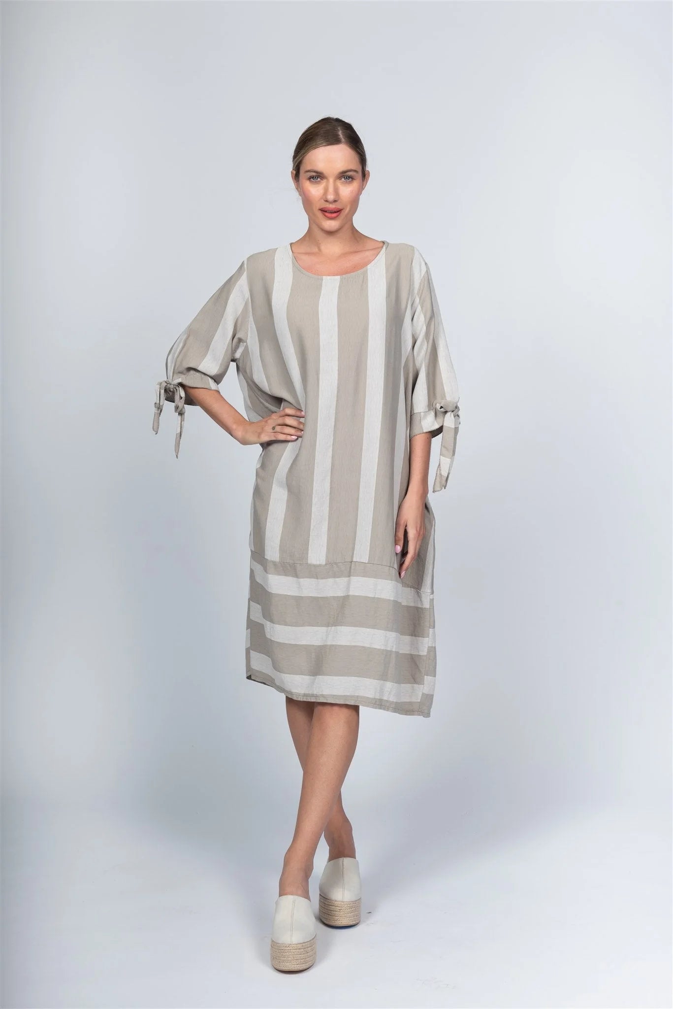 Dress DM80112 Taupe- Pablo Tricot
