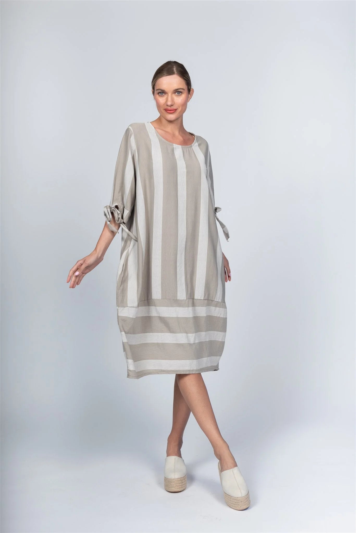 Dress DM80112 Taupe- Pablo Tricot