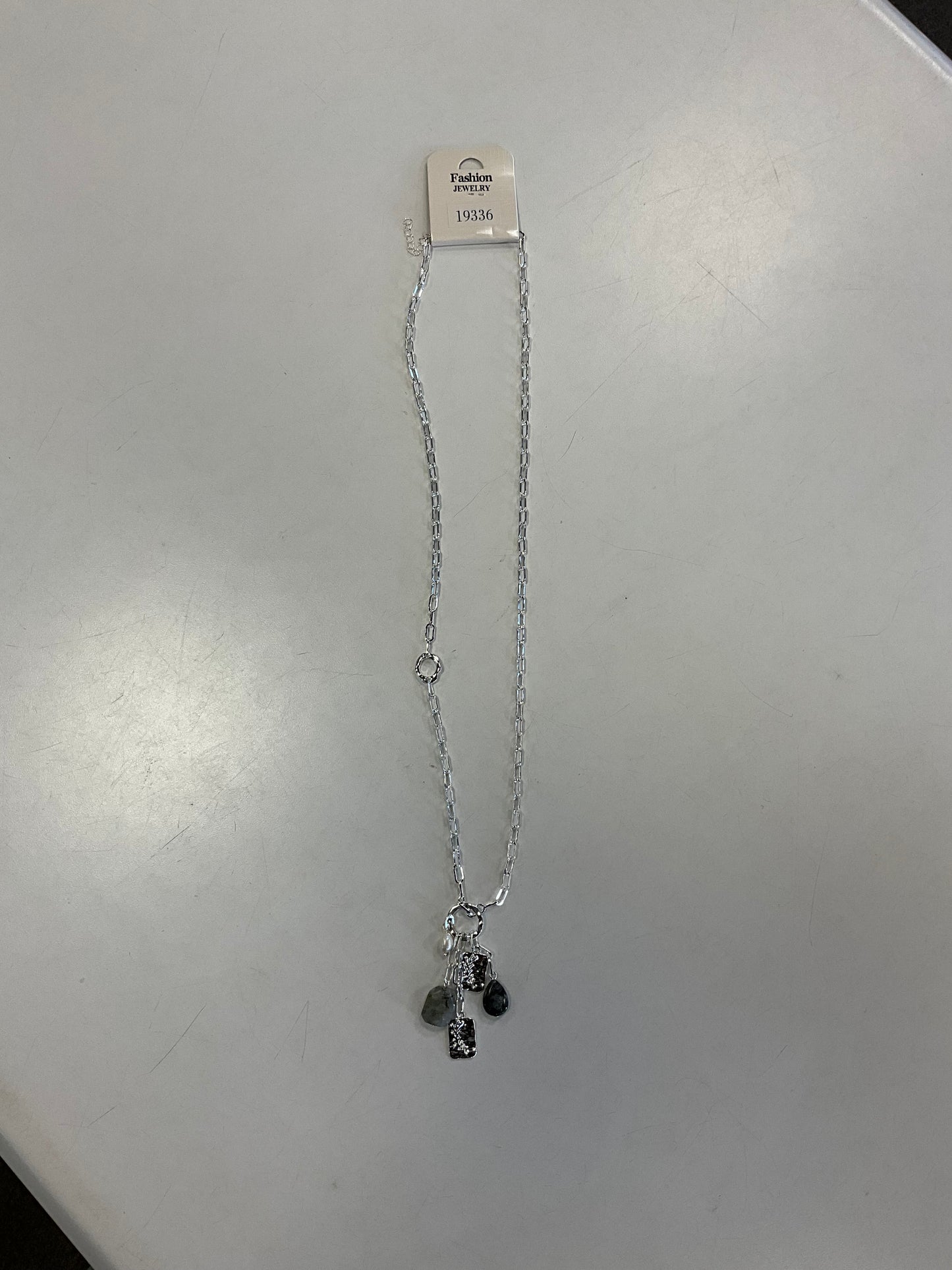 Ava 8 Silver Necklace - Elise Accessories
