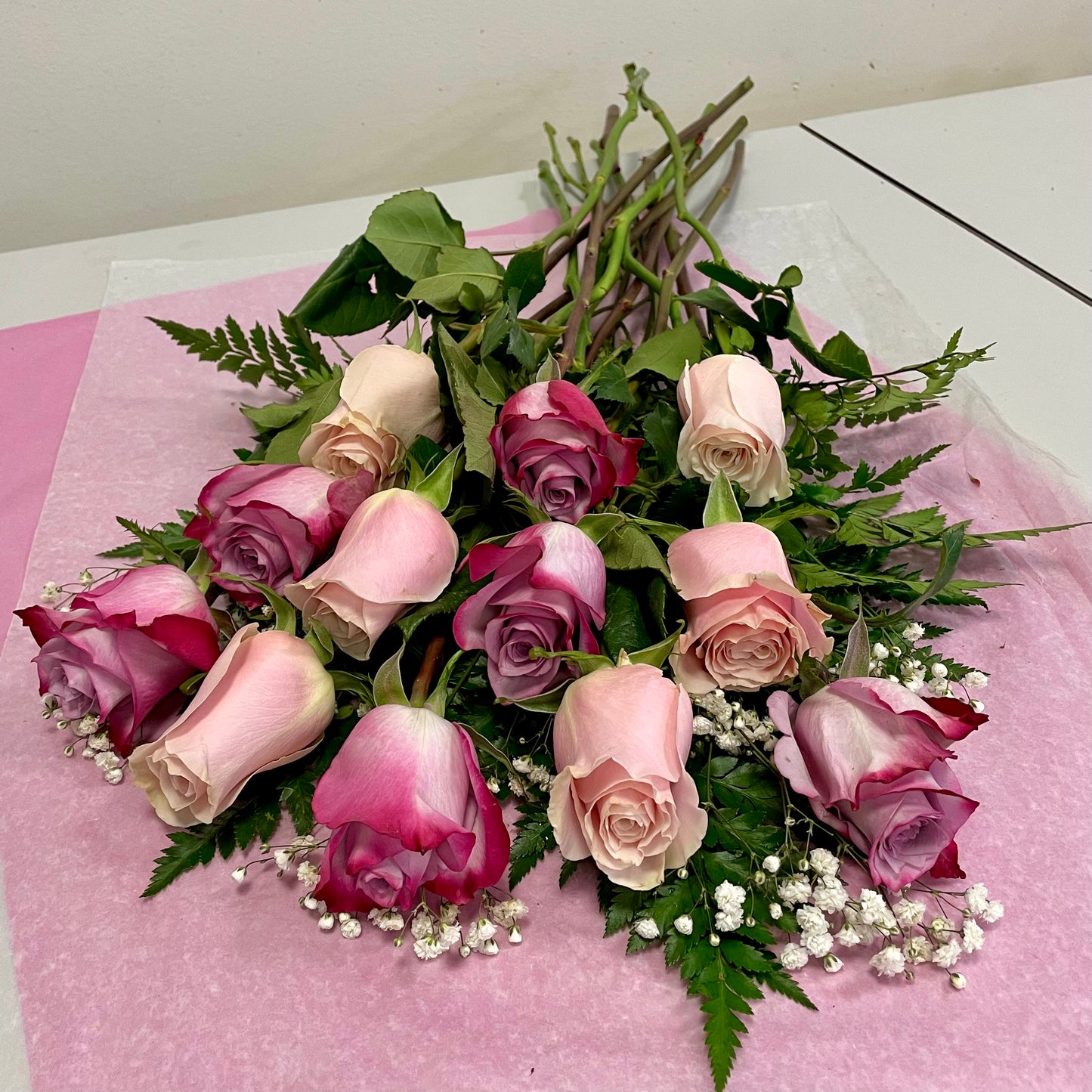 1 Dozen Mixed Pink Roses Freshcut