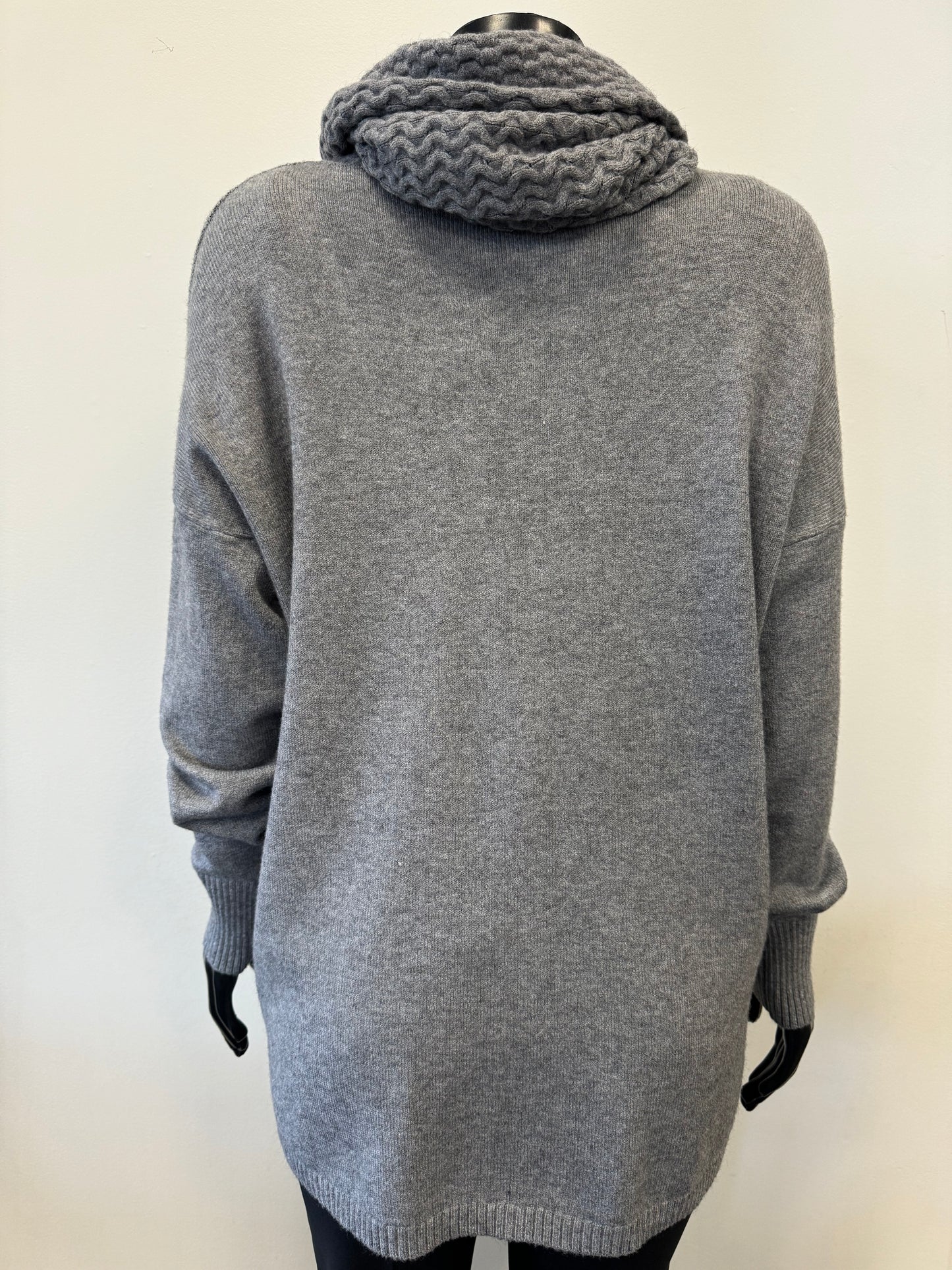 Knit Sweater with Scarf - ETERNELLE