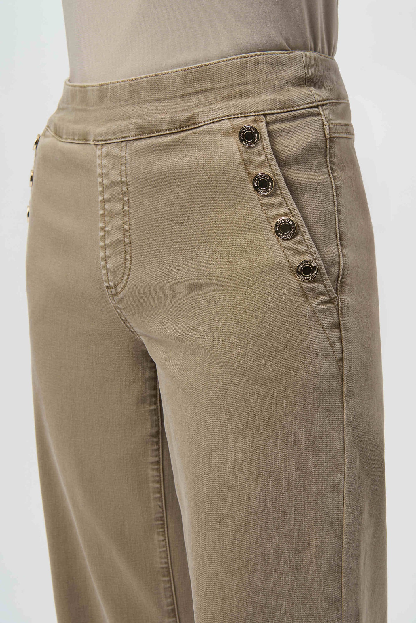 Classic Wide Leg Pull-On Jeans 254919