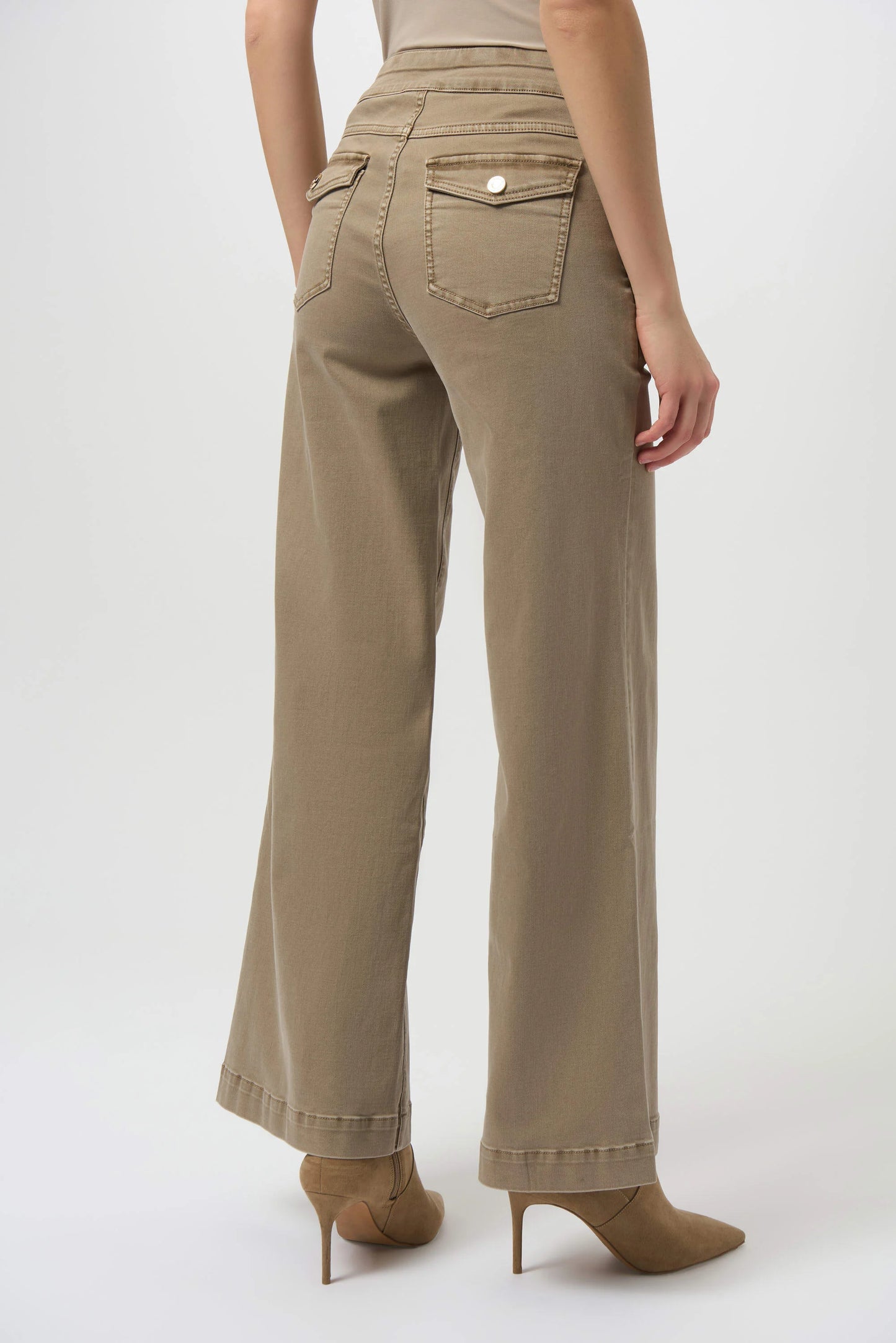 Classic Wide Leg Pull-On Jeans 254919