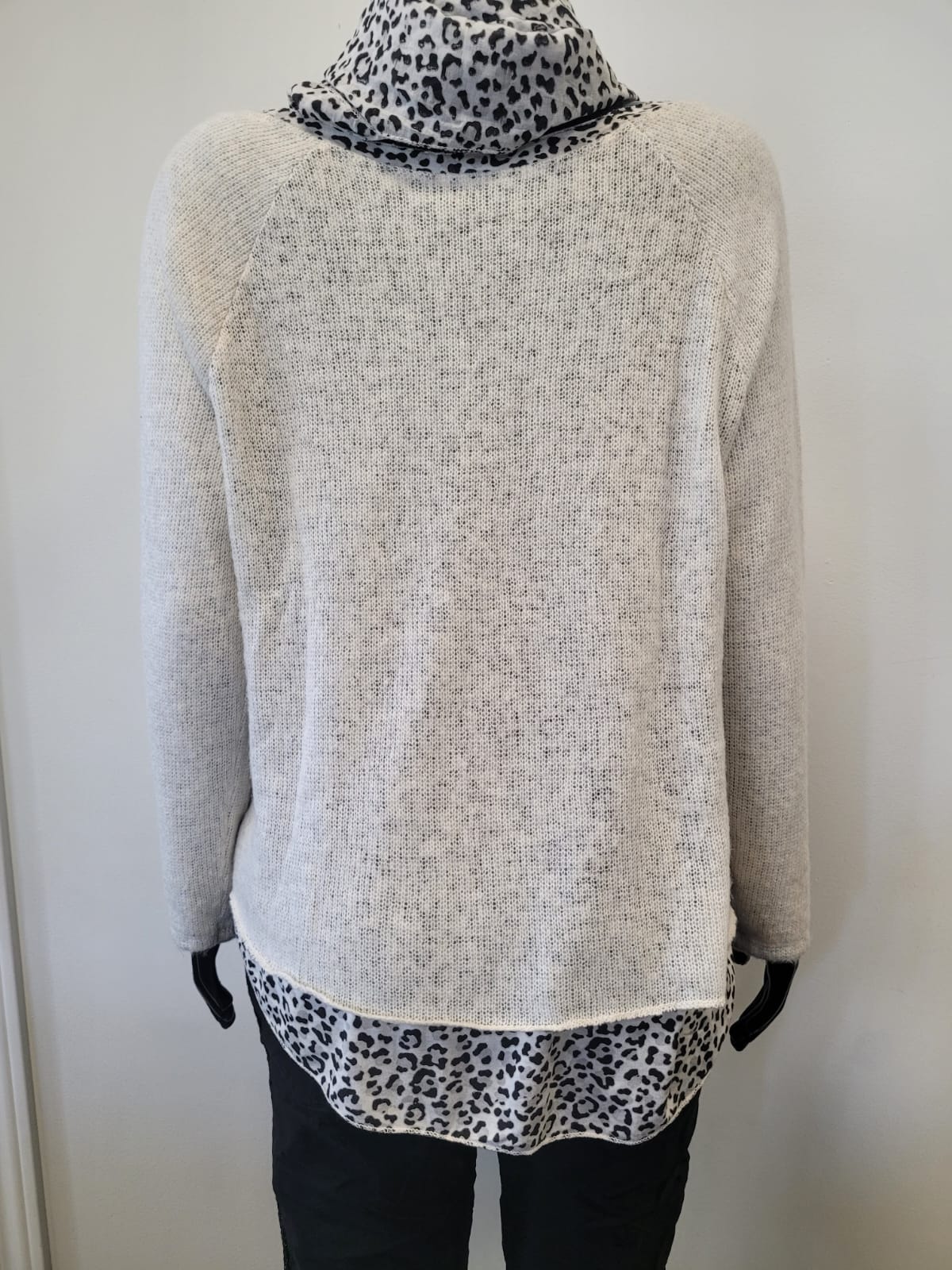 Leopard Print Accented Top -eternelle